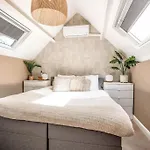 Haya Beachhouse - King Haag