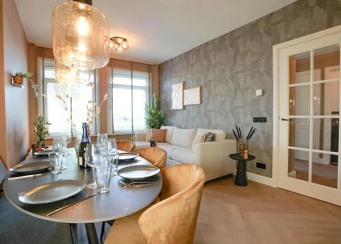 Haya Beachhouse - King * The Hague