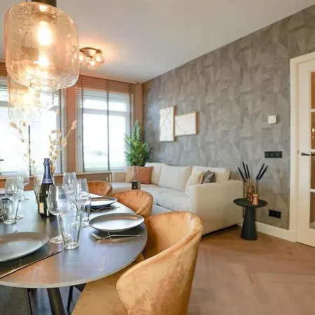 Haya Beachhouse - King * Den Haag